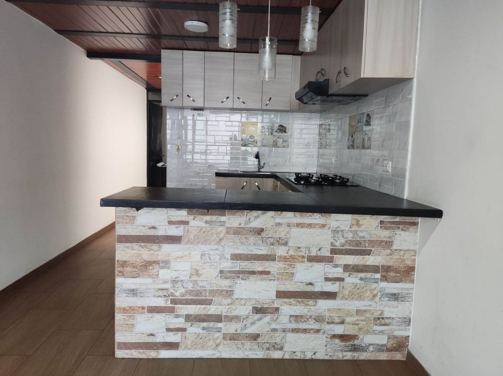 Casa de 5 alcobas en venta en San Antonio, Bogotá, 152 m² · foto 9 de 16