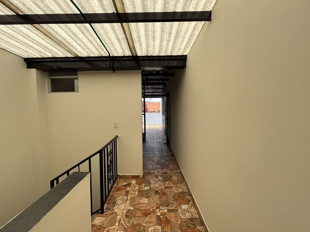 Casa de 5 alcobas en venta en San Antonio, Bogotá, 152 m² · foto 6 de 16