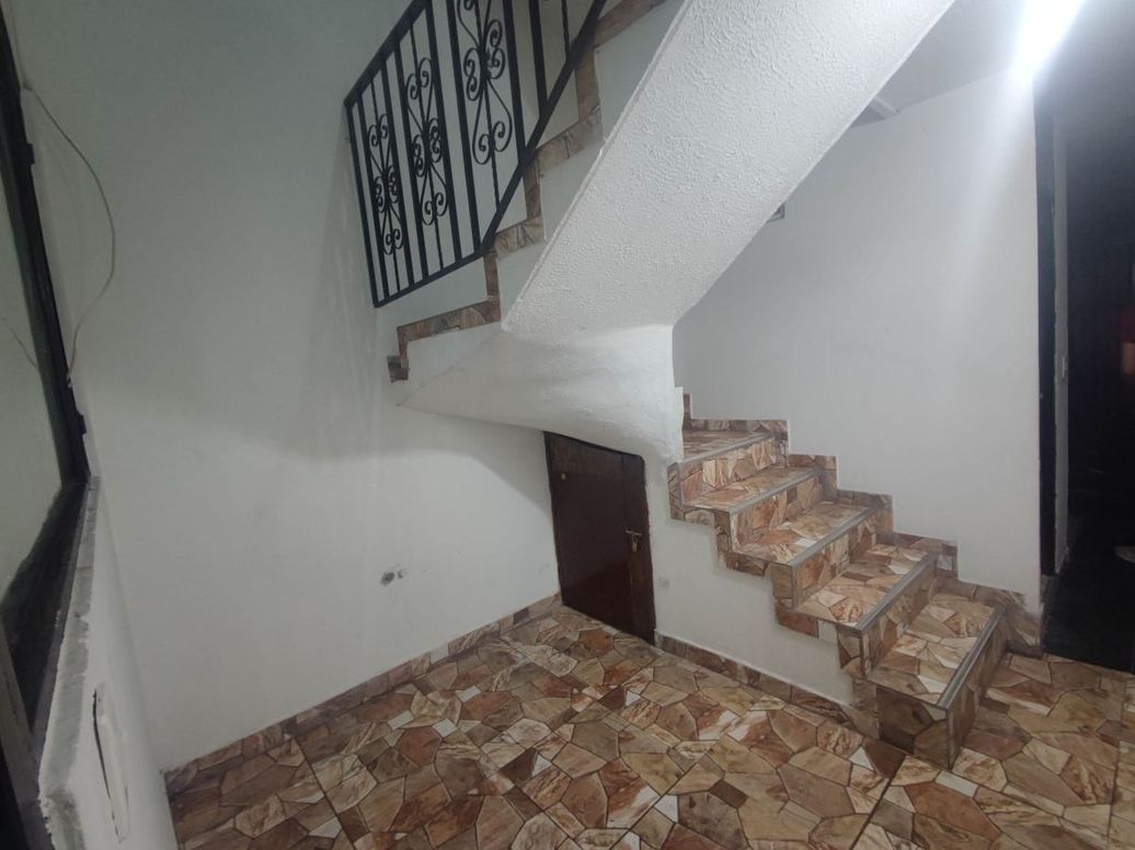 Casa de 5 alcobas en venta en San Antonio, Bogotá, 152 m² · foto 8 de 16