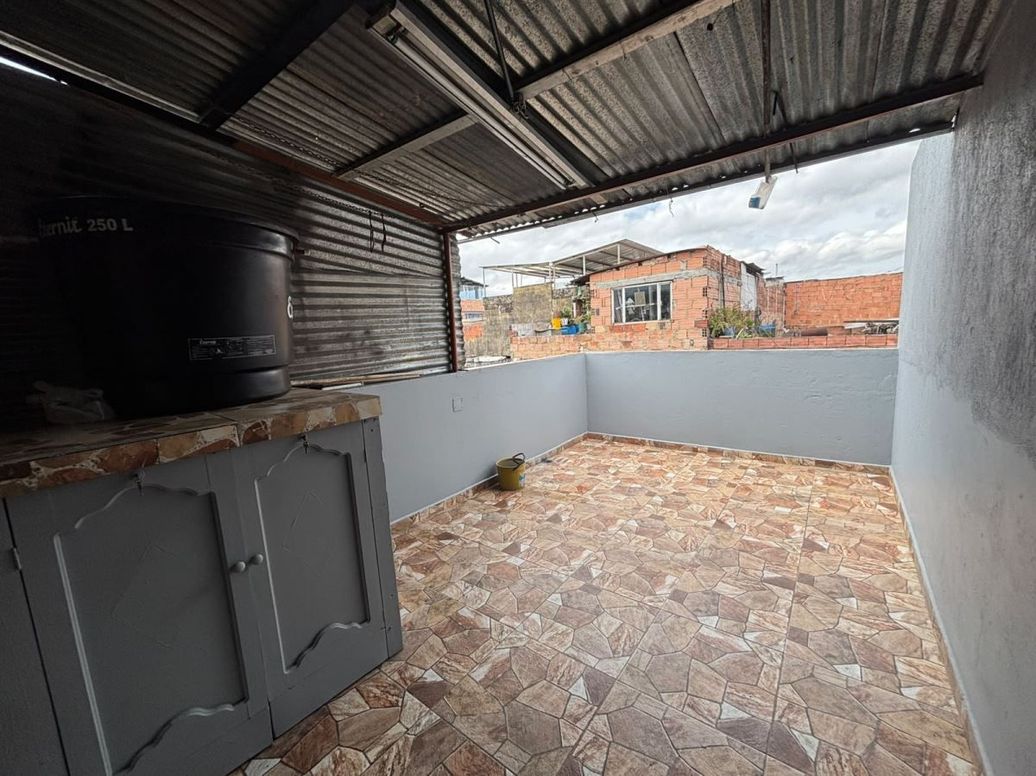 Casa de 5 alcobas en venta en San Antonio, Bogotá, 152 m² · foto 12 de 16