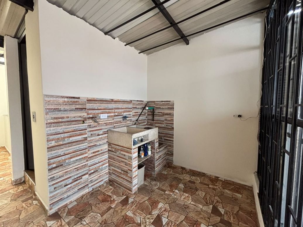 Casa de 5 alcobas en venta en San Antonio, Bogotá, 152 m² · foto 14 de 16