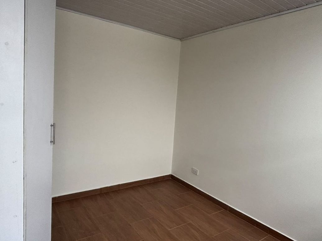 Casa de 5 alcobas en venta en San Antonio, Bogotá, 152 m² · foto 3 de 16