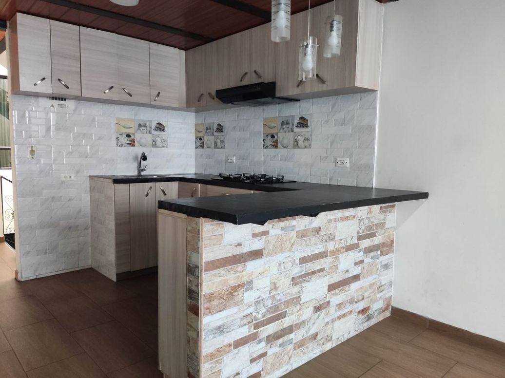 Casa de 5 alcobas en venta en San Antonio, Bogotá, 152 m² · foto 10 de 16