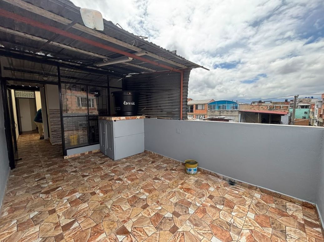 Casa de 5 alcobas en venta en San Antonio, Bogotá, 152 m² · foto 13 de 16