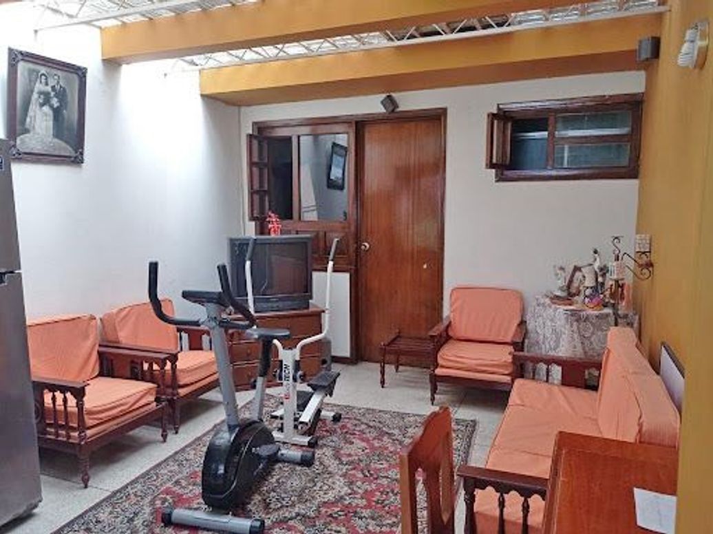 Casa de 6 alcobas en venta en El Contador, Bogotá, 422 m² · foto 2 de 9