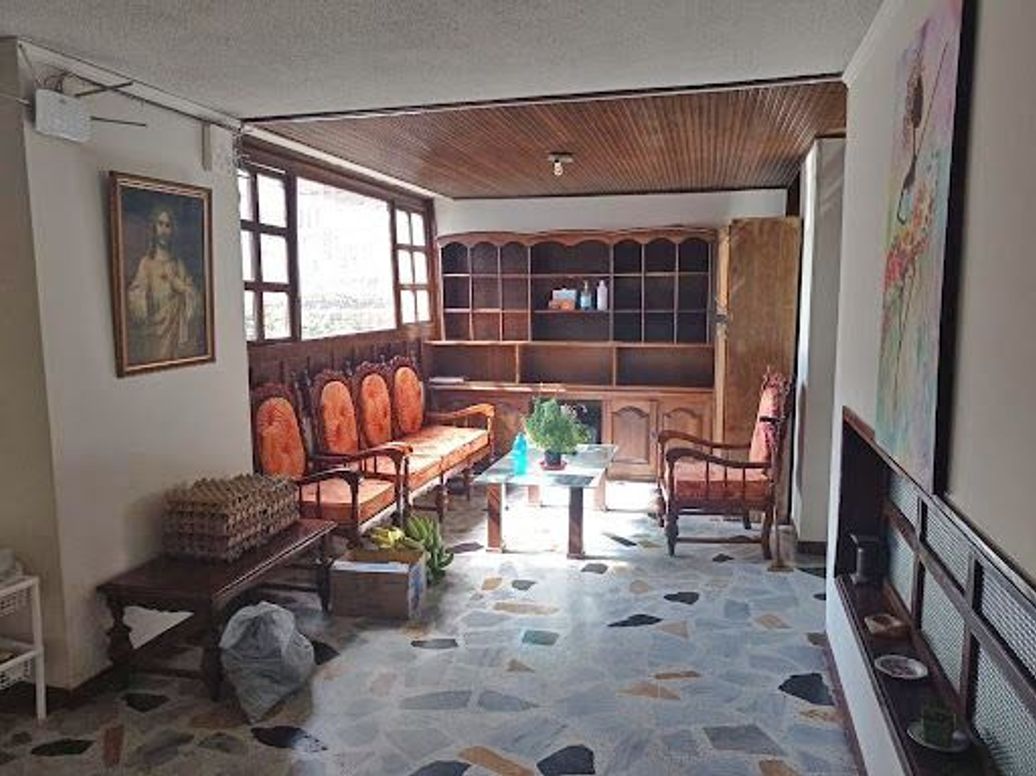 Casa de 6 alcobas en venta en El Contador, Bogotá, 422 m² · foto 3 de 9