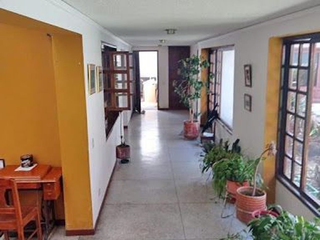 Casa de 6 alcobas en venta en El Contador, Bogotá, 422 m² · foto 5 de 9