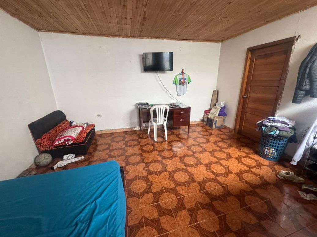 Casa de 10 alcobas en venta en Bravo Paez, Bogotá, 380 m² · foto 13 de 20
