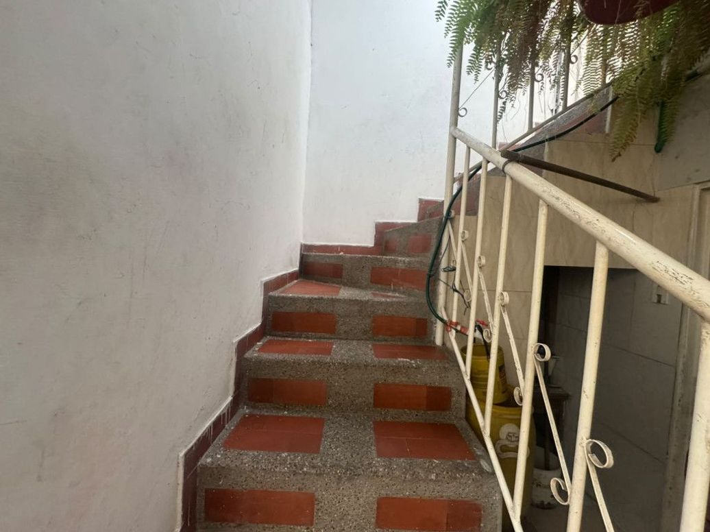 Casa de 10 alcobas en venta en Bravo Paez, Bogotá, 380 m² · foto 17 de 20