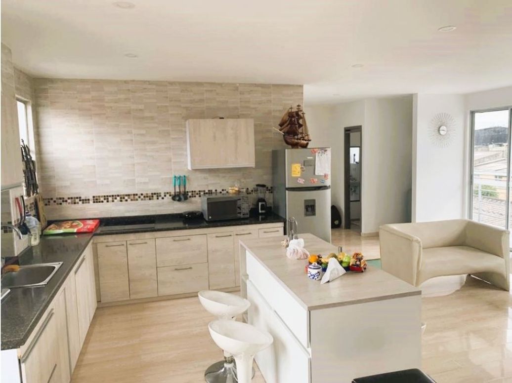 Casa de 4 alcobas en venta en Normandía, Bogotá, 360 m² · foto 8 de 19