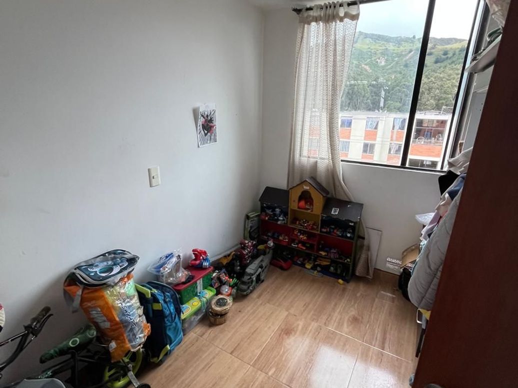 Apartamento de 3 alcobas en venta en Centro Usme, Bogotá, 50 m² · foto 2 de 10