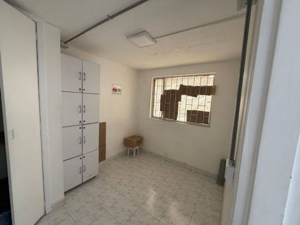 Casa de 5 alcobas en venta en San Nicolás, Bogotá, 133 m² · foto 2 de 20