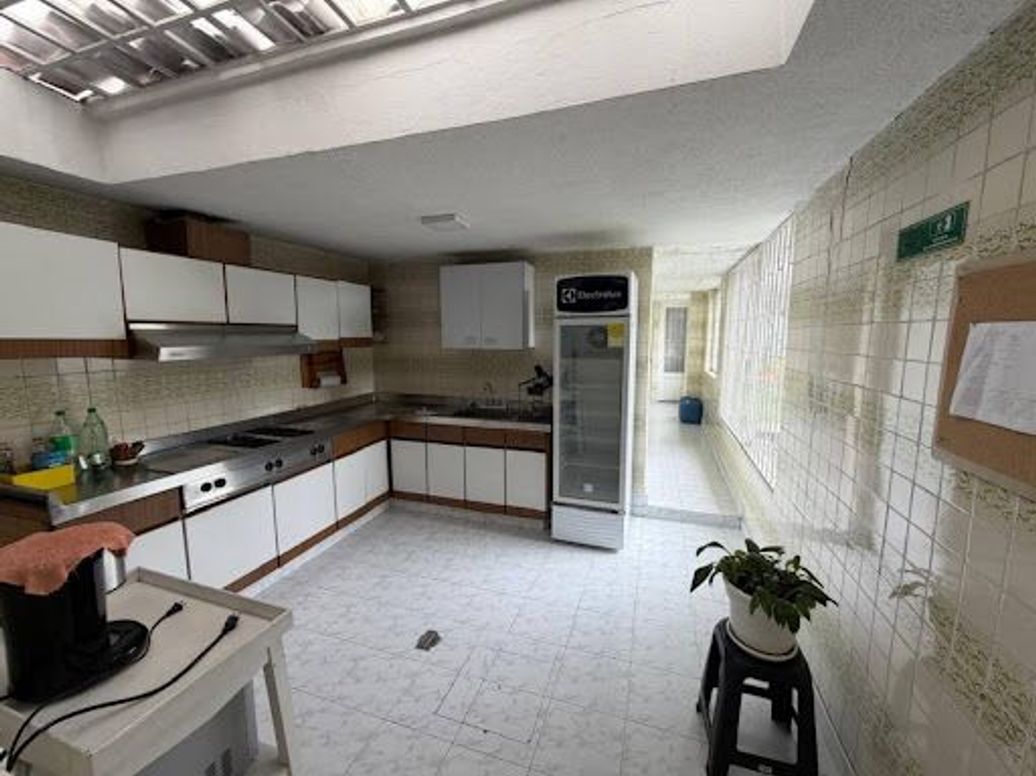 Casa de 5 alcobas en venta en San Nicolás, Bogotá, 133 m² · foto 6 de 20