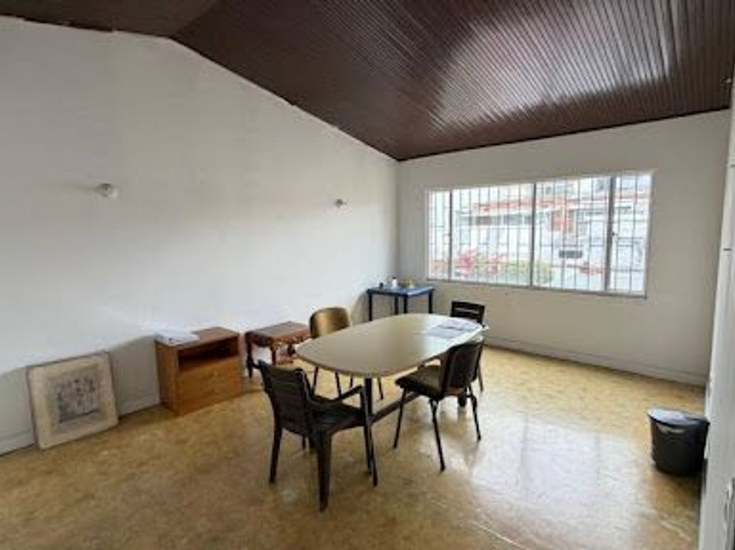 Casa de 5 alcobas en venta en San Nicolás, Bogotá, 133 m² · foto 17 de 20