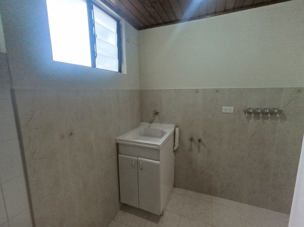 Apartamento de 3 alcobas en venta en Bellavista Occidental, Bogotá, 79 m² · foto 11 de 20