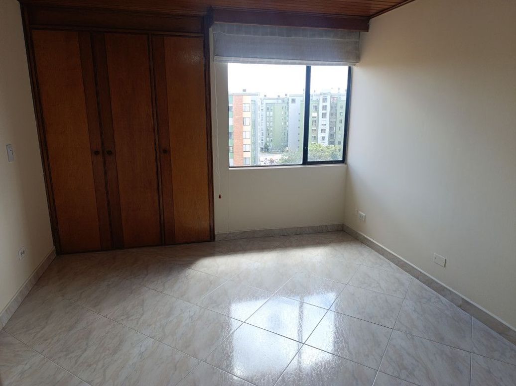 Apartamento de 3 alcobas en venta en Bellavista Occidental, Bogotá, 79 m² · foto 15 de 20