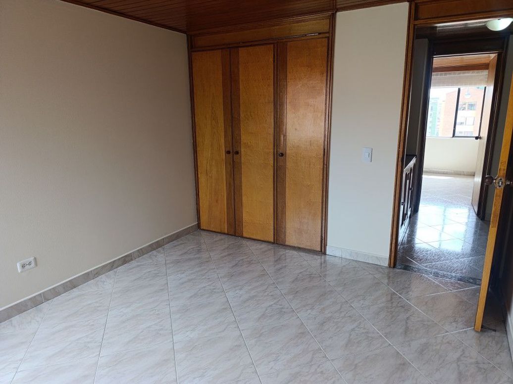 Apartamento de 3 alcobas en venta en Bellavista Occidental, Bogotá, 79 m² · foto 10 de 20