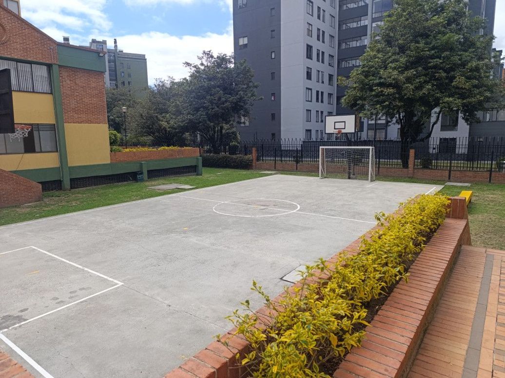 Apartamento de 3 alcobas en venta en Bellavista Occidental, Bogotá, 79 m² · foto 2 de 20