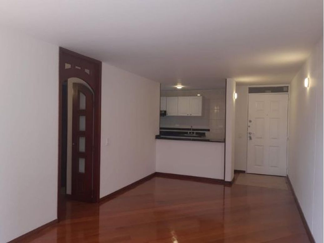 Apartamento en venta en San Luis, Bogotá · foto 2 de 18