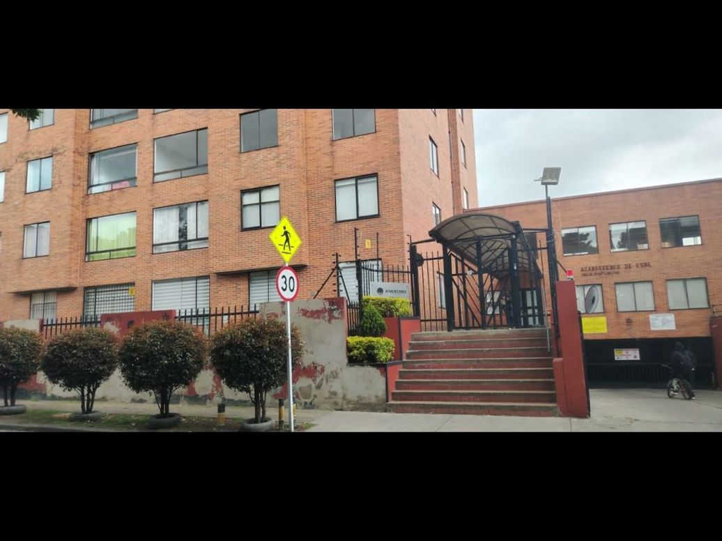 Apartamento de 4 alcobas en venta en La Campiña I Sector, Bogotá, 90 m² · foto 17 de 20