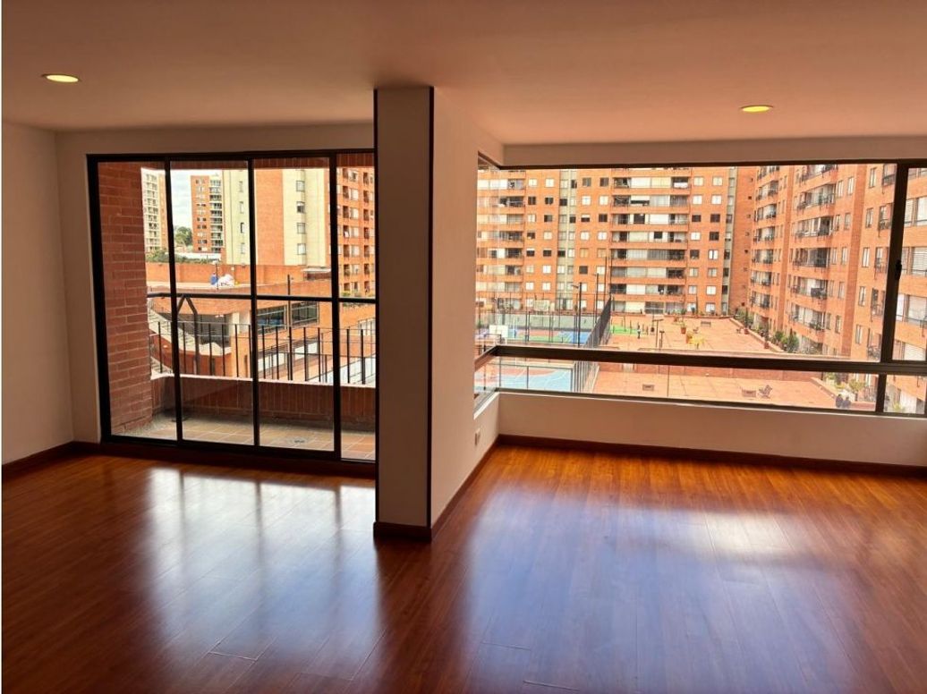 Apartamento de 3 alcobas en venta en Lago Cordoba, Bogotá, 106 m² · foto 3 de 20