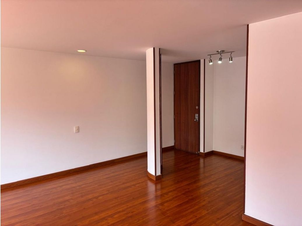Apartamento de 3 alcobas en venta en Lago Cordoba, Bogotá, 106 m² · foto 5 de 20