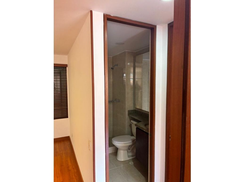 Apartamento de 3 alcobas en venta en Lago Cordoba, Bogotá, 106 m² · foto 10 de 20