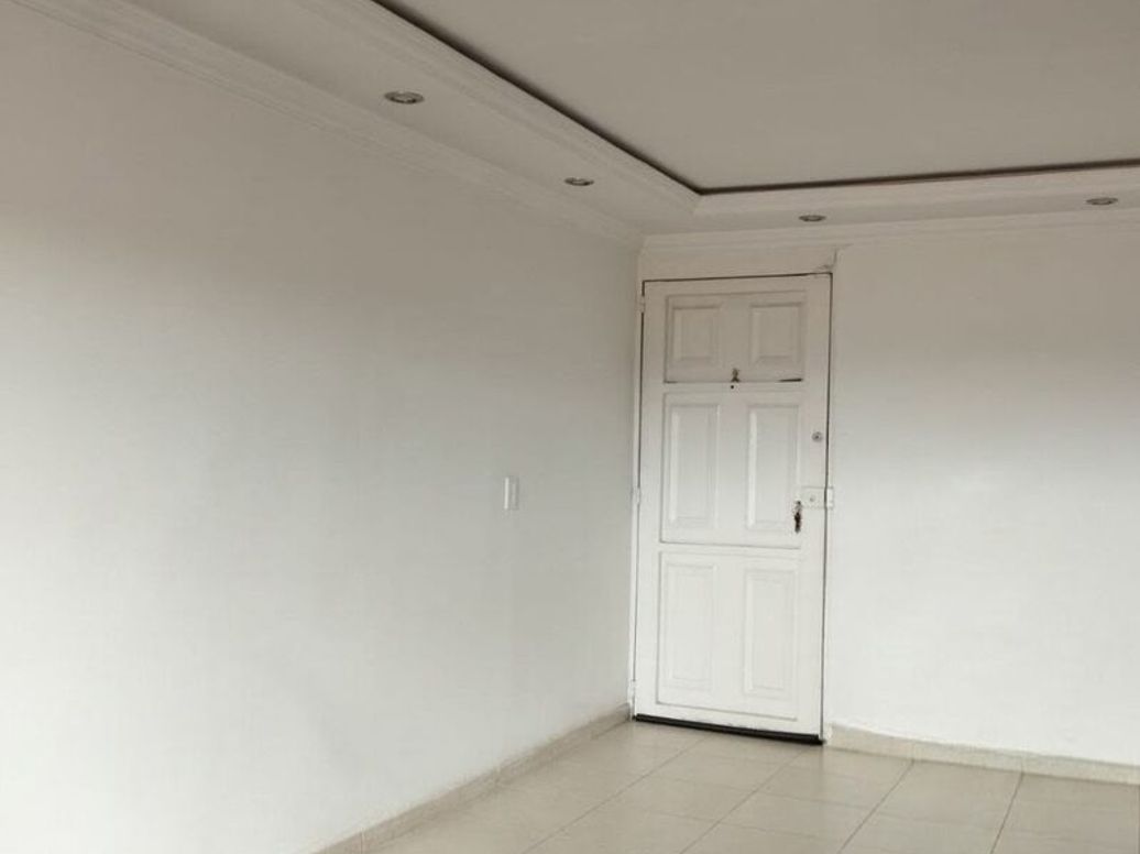 Apartamento de 3 alcobas en venta en Campo Alegre, Bogotá, 54 m² · foto 3 de 15