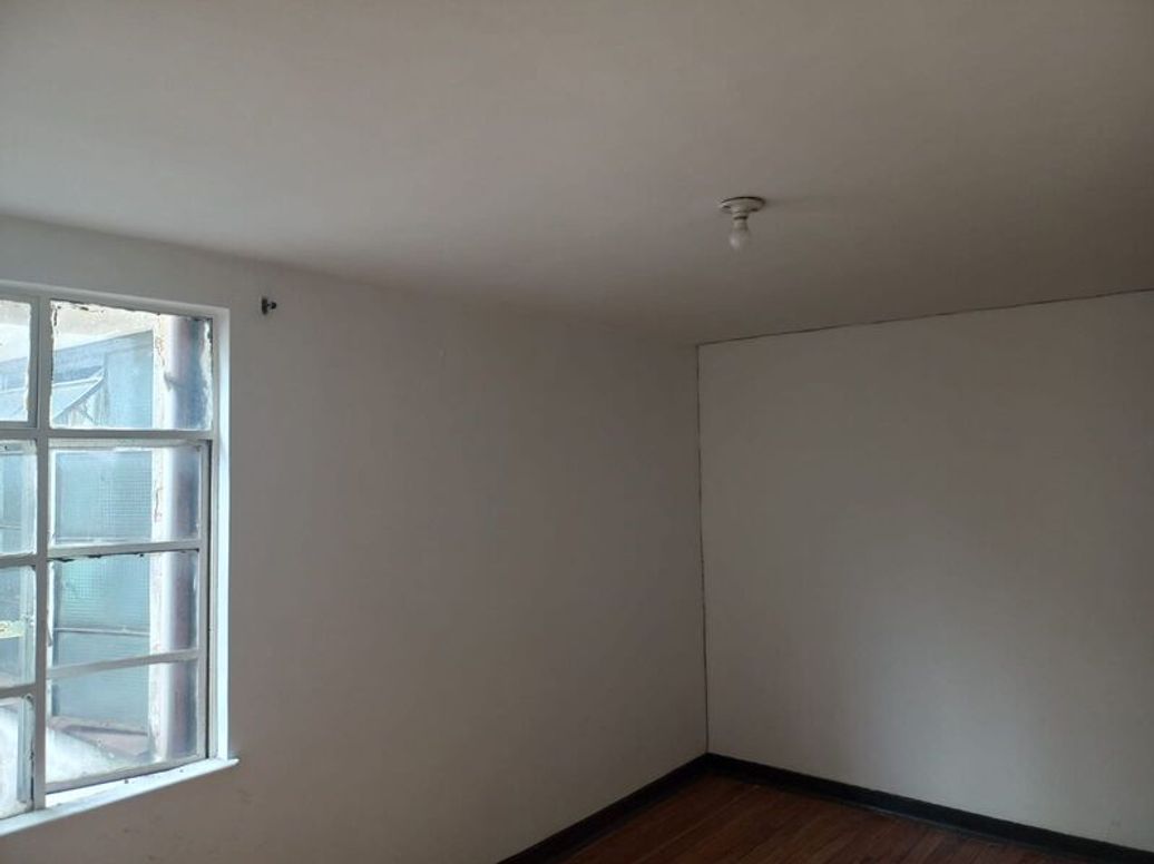 Apartaestudio en venta en Santa Fe, Bogotá, 38 m² · foto 2 de 5