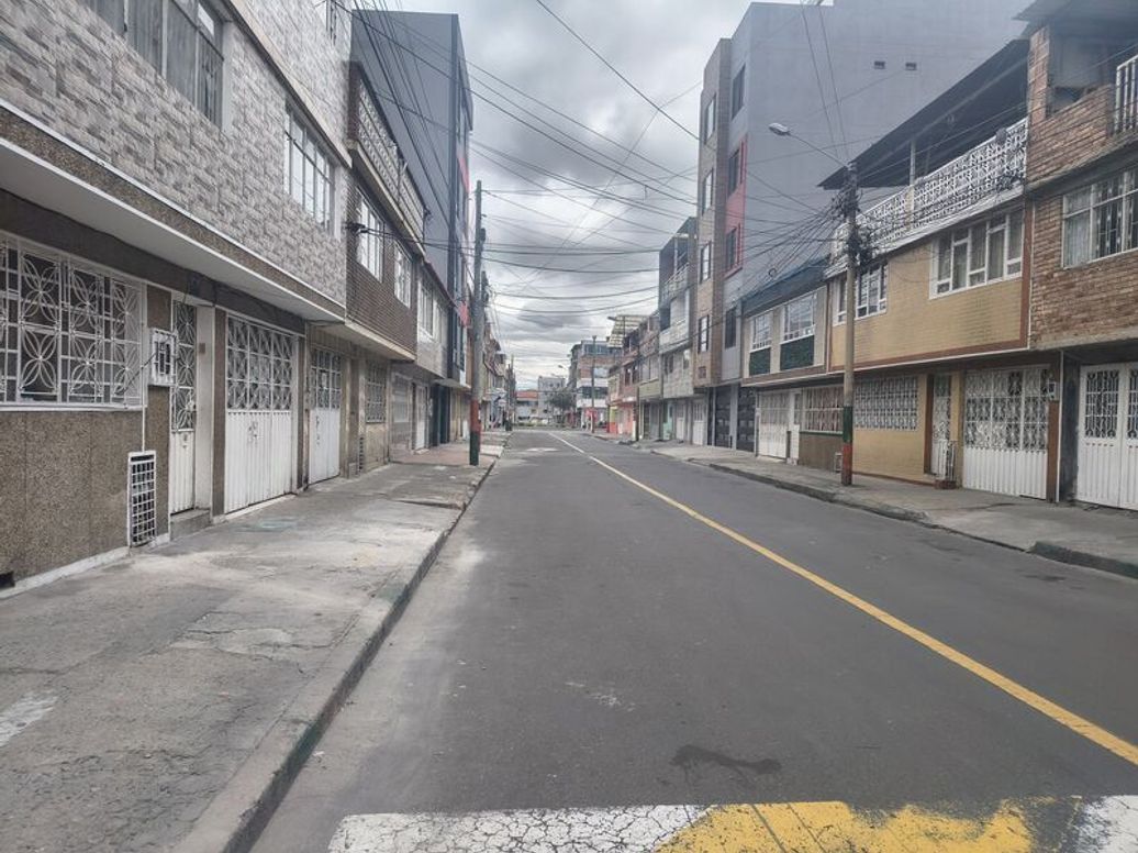 Casa de 6 alcobas en venta en Venecia, Bogotá, 300 m² · foto 2 de 20
