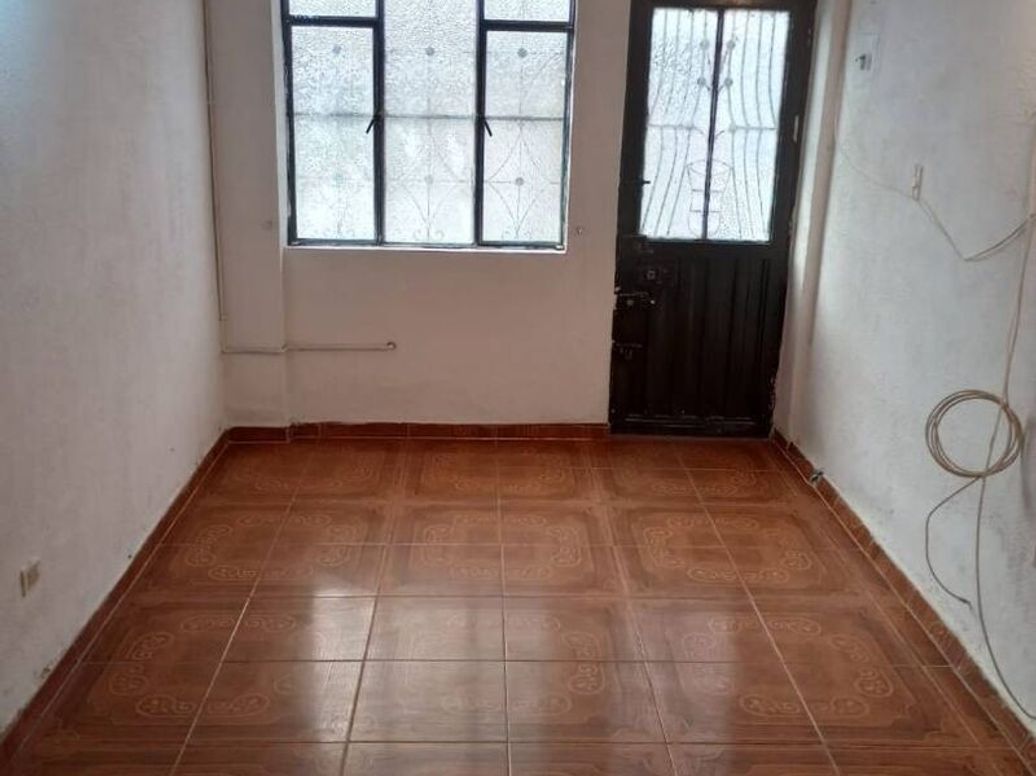 Casa de 2 alcobas en venta en Chico Sur, Bogotá, 72 m² · foto 2 de 6