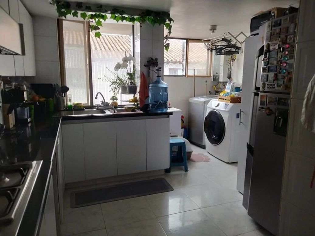 Apartamento de 3 alcobas en venta en Niza Norte, Bogotá, 165 m² · foto 13 de 20