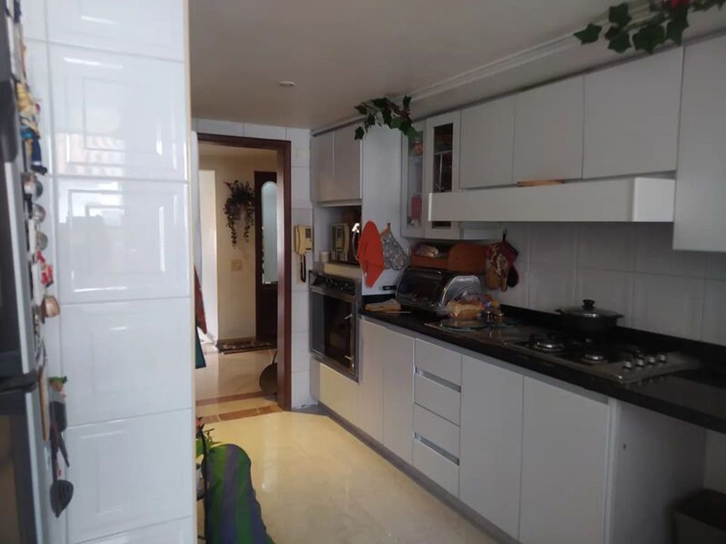 Apartamento de 3 alcobas en venta en Niza Norte, Bogotá, 165 m² · foto 12 de 20
