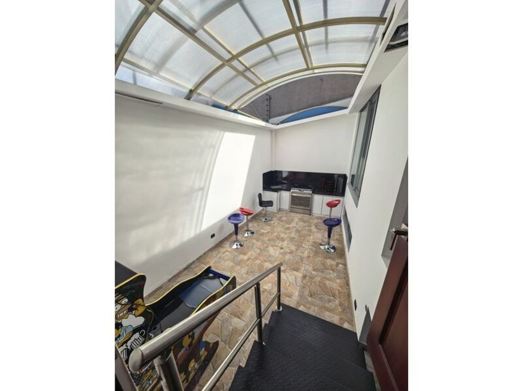 Casa de 2 alcobas en venta en Santa Rosa, Bogotá, 268 m² · foto 8 de 20