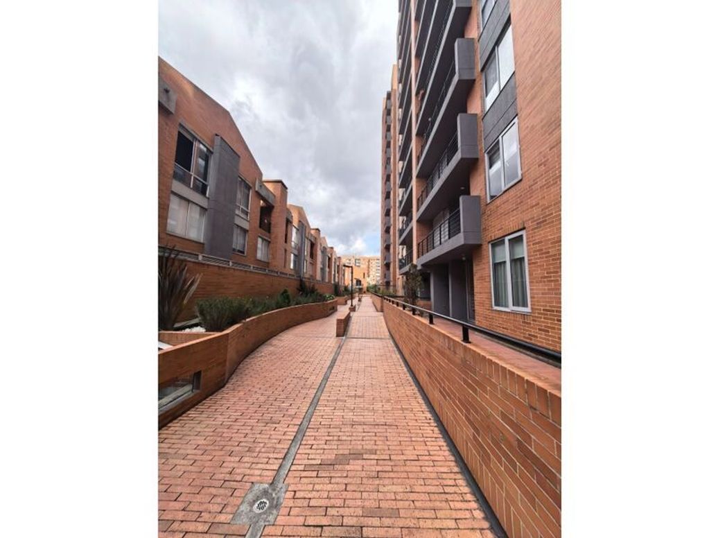 Casa de 2 alcobas en venta en Santa Rosa, Bogotá, 268 m² · foto 2 de 20