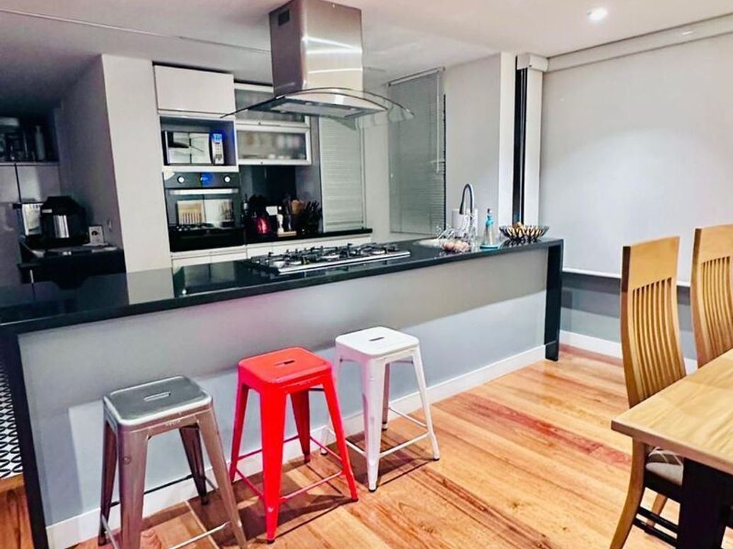 Apartamento de 3 alcobas en venta en Los Rosales, Bogotá, 205 m² · foto 7 de 7