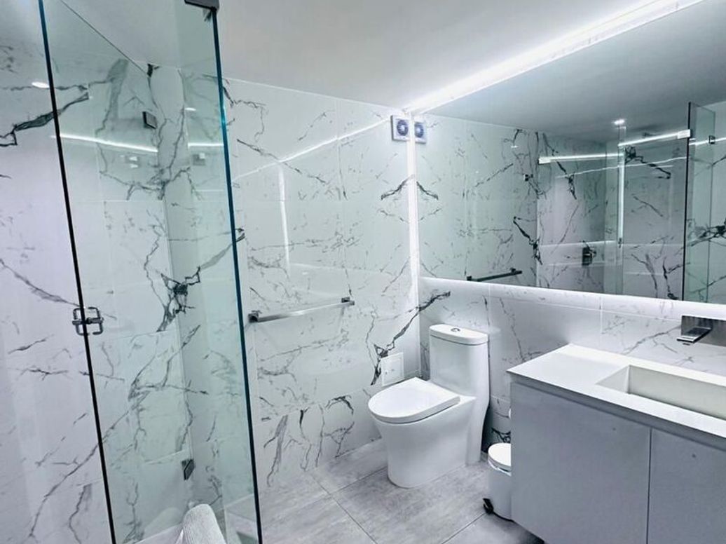 Apartamento de 3 alcobas en venta en Los Rosales, Bogotá, 205 m² · foto 5 de 7
