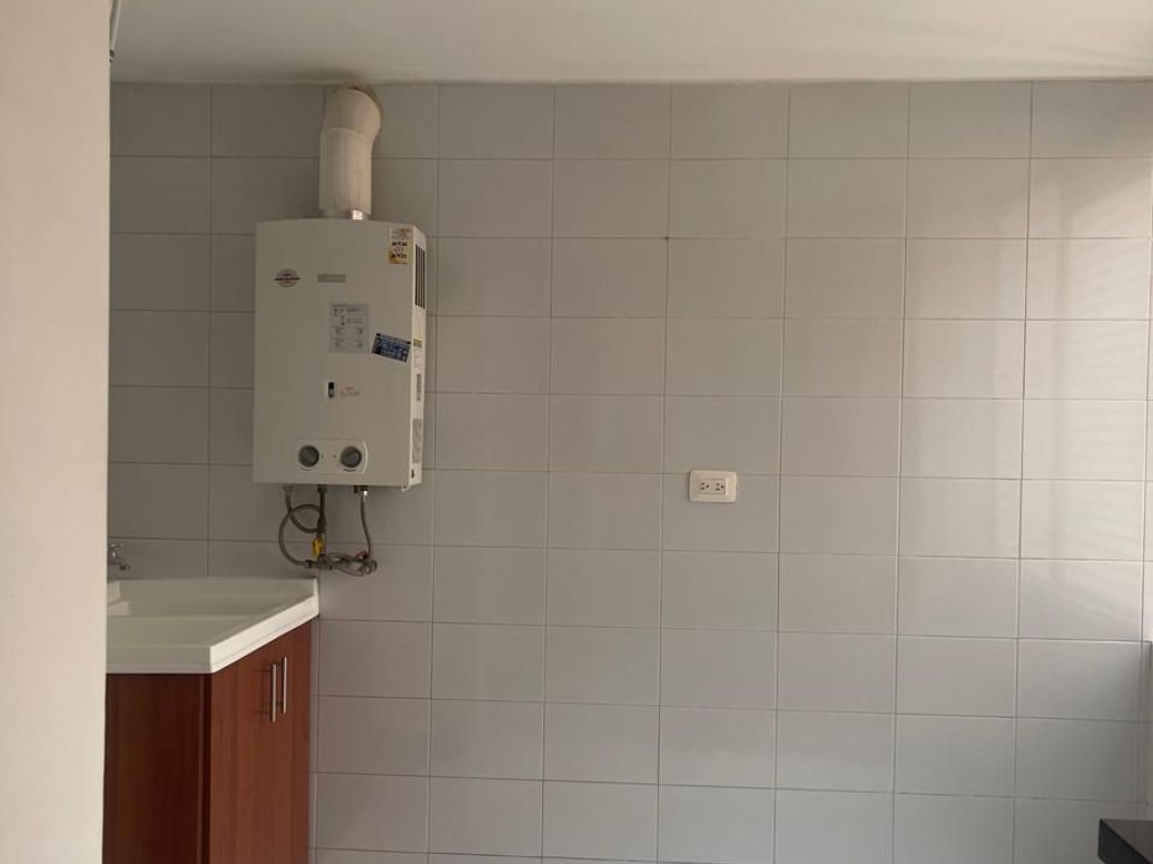 Apartamento de 3 alcobas en arriendo en Ub. Hacienda Cordoba Niza, Bogotá, 110 m² · foto 2 de 14