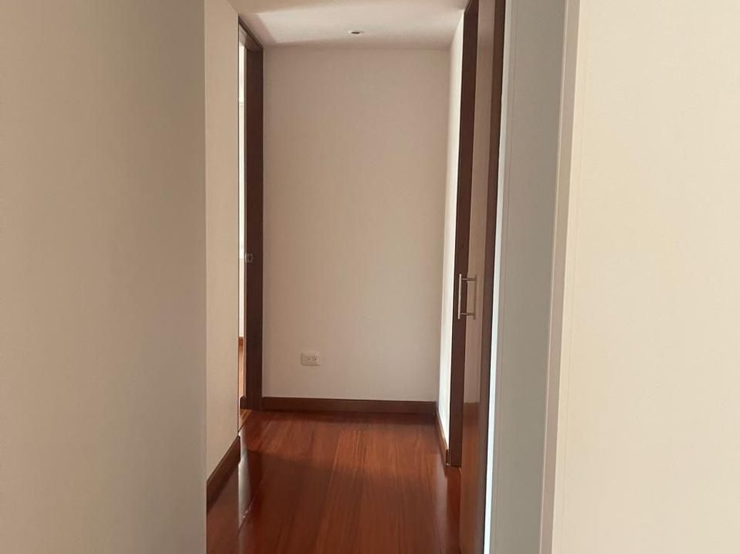 Apartamento de 3 alcobas en arriendo en Ub. Hacienda Cordoba Niza, Bogotá, 110 m² · foto 5 de 14