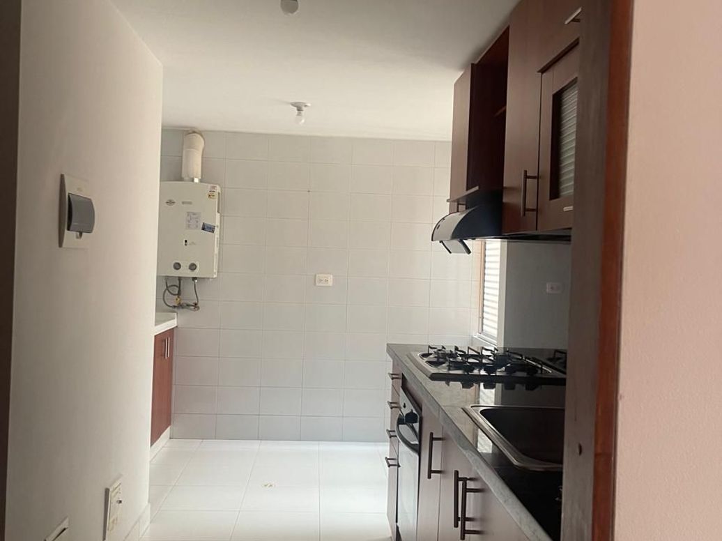 Apartamento de 3 alcobas en arriendo en Ub. Hacienda Cordoba Niza, Bogotá, 110 m² · foto 10 de 14