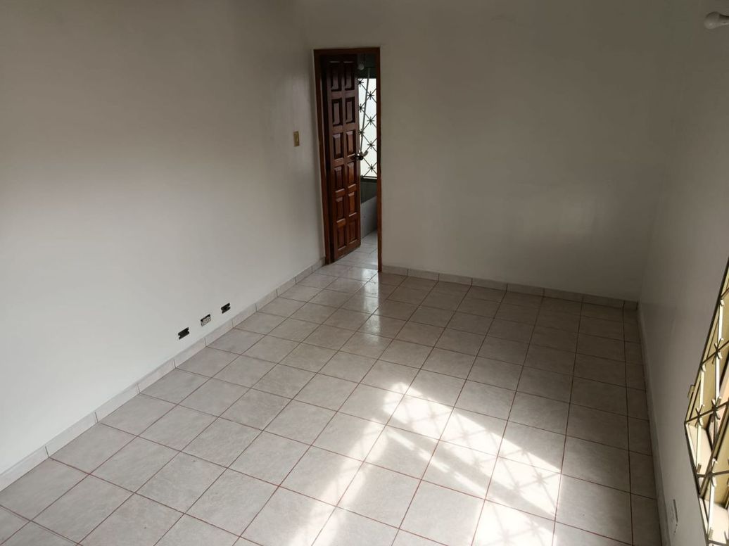 Casa en arriendo en Quinta Paredes, Bogotá · foto 2 de 20