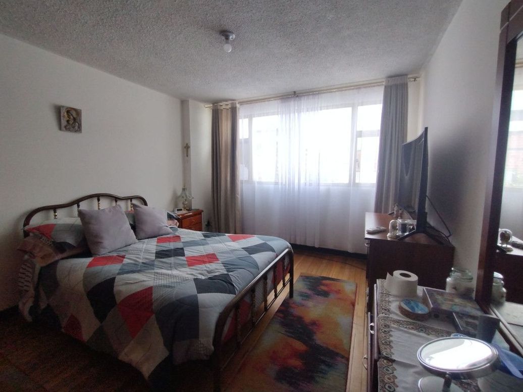 Casa de 8 alcobas en venta en La Cabaña, Bogotá, 541 m² · foto 9 de 20