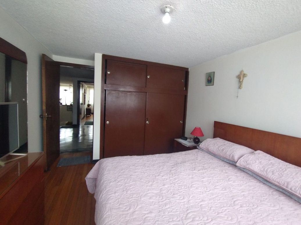 Casa de 8 alcobas en venta en La Cabaña, Bogotá, 541 m² · foto 11 de 20