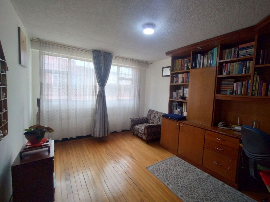 Casa de 8 alcobas en venta en La Cabaña, Bogotá, 541 m² · foto 14 de 20