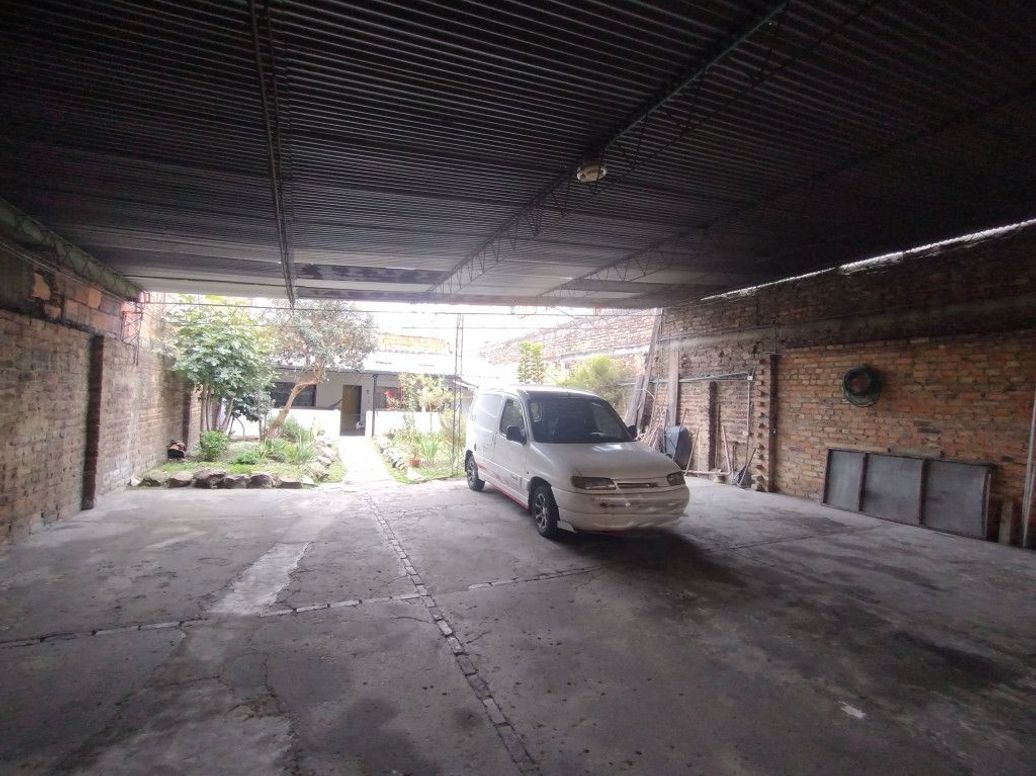 Casa de 8 alcobas en venta en La Cabaña, Bogotá, 541 m² · foto 2 de 20