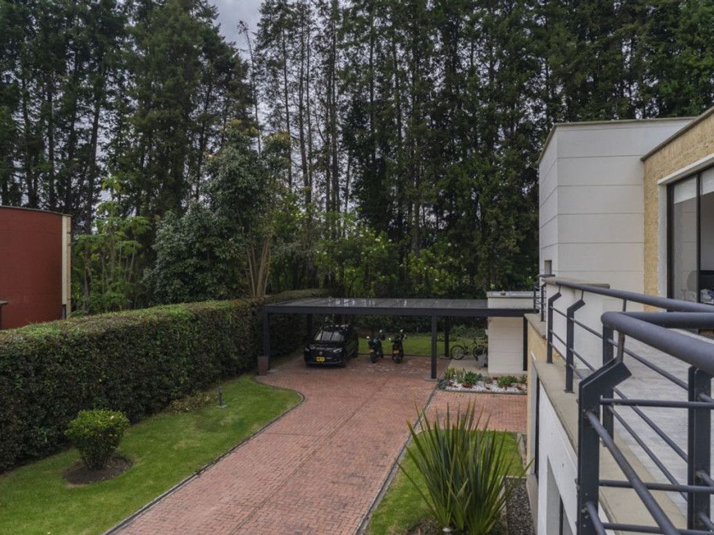 Casa de 4 alcobas en venta en Casa Blanca, Bogotá, 312 m² · foto 12 de 20