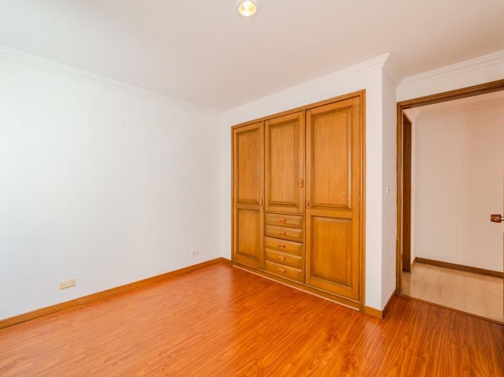 Apartamento de 3 alcobas en venta en Santa Barbara Occidental, Bogotá, 98 m² · foto 15 de 20