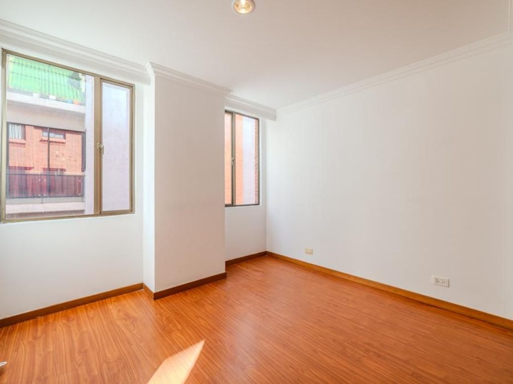 Apartamento de 3 alcobas en venta en Santa Barbara Occidental, Bogotá, 98 m² · foto 14 de 20