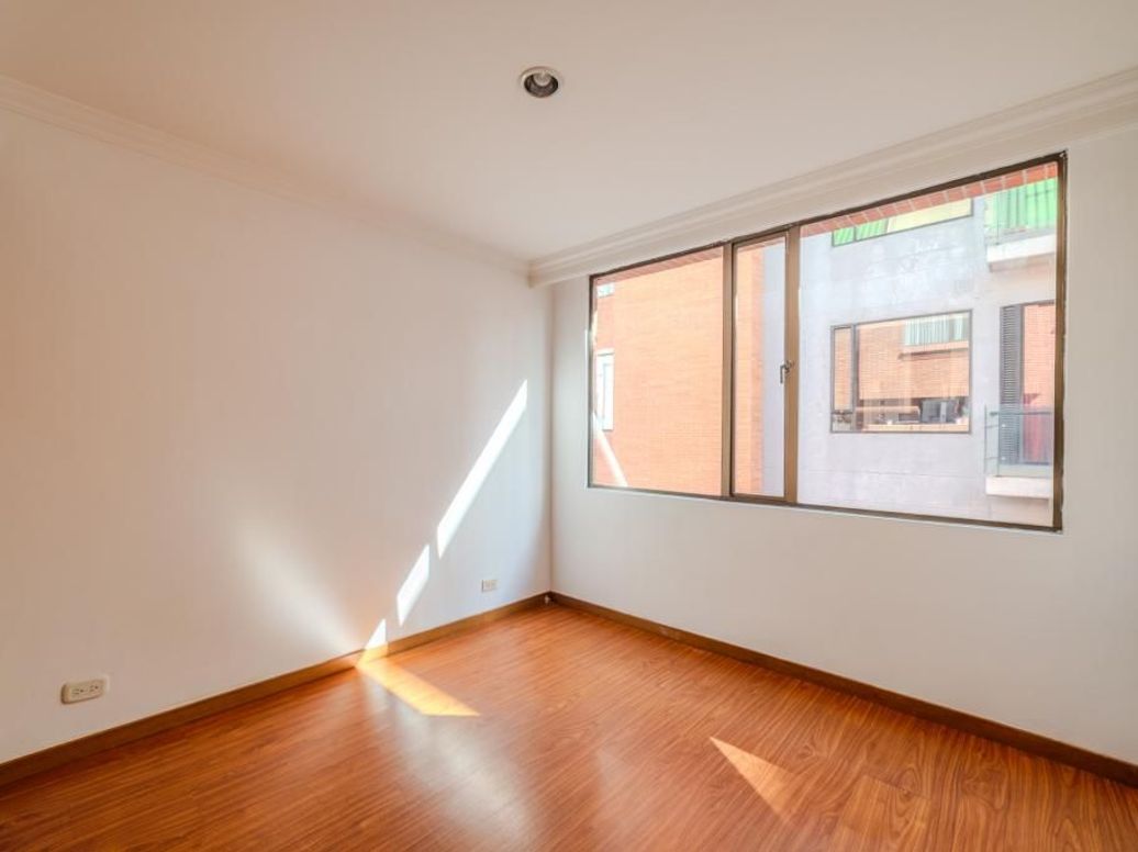 Apartamento de 3 alcobas en venta en Santa Barbara Occidental, Bogotá, 98 m² · foto 18 de 20
