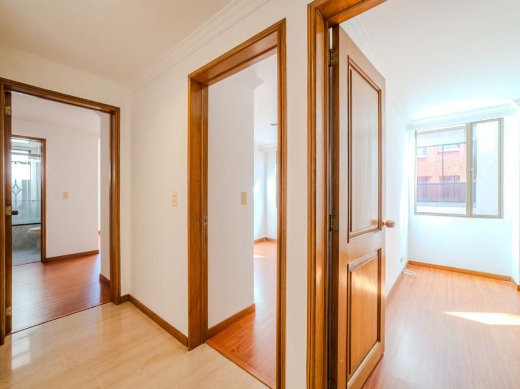 Apartamento de 3 alcobas en venta en Santa Barbara Occidental, Bogotá, 98 m² · foto 13 de 20